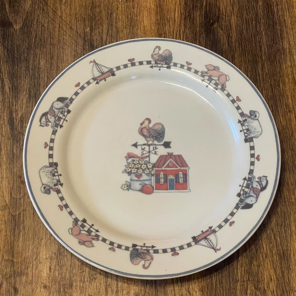 Vintage Windy Hill by INTERNATIONAL 7.75” Salad Plates Set of 5